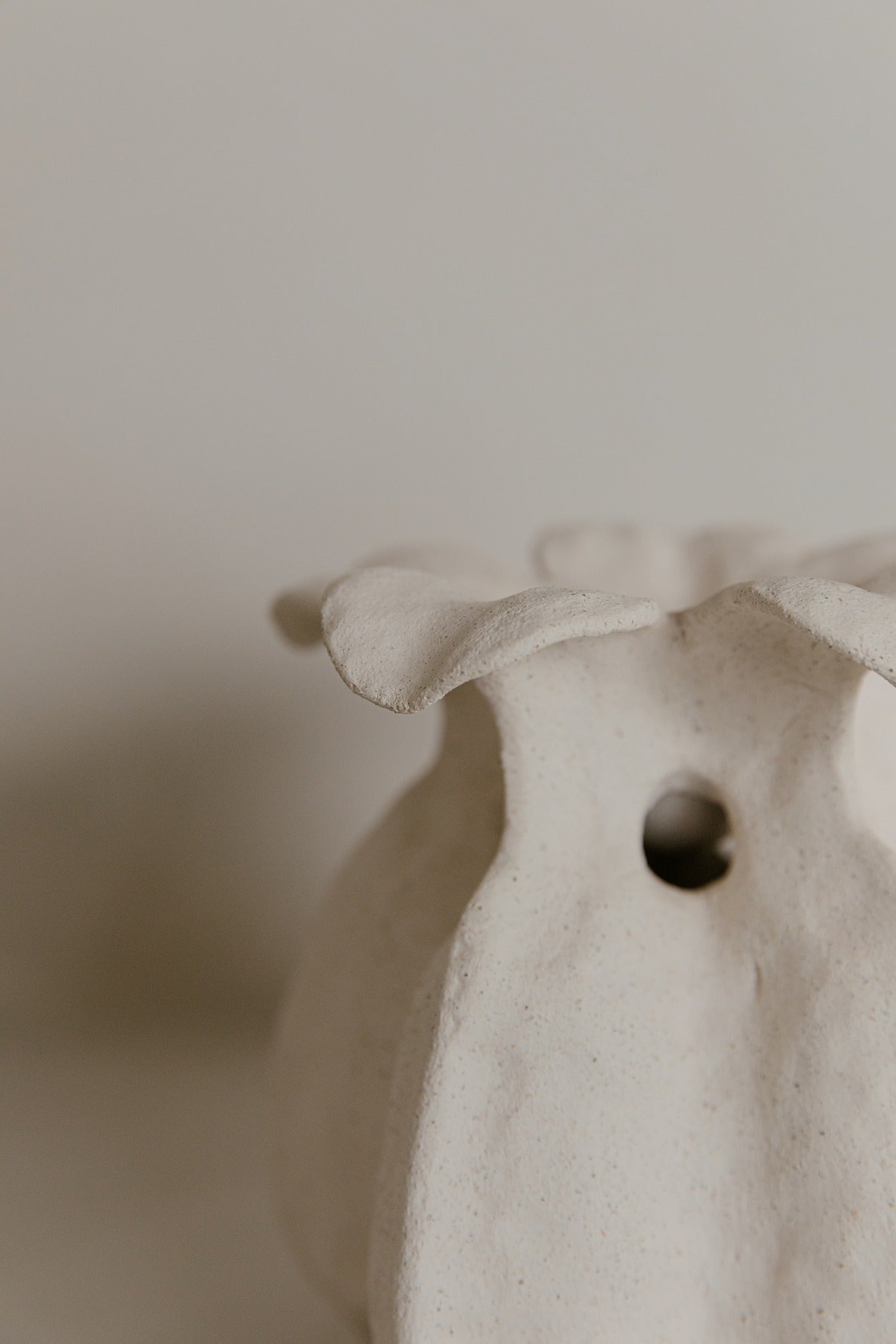 Makyvky Single Candle Holder - White