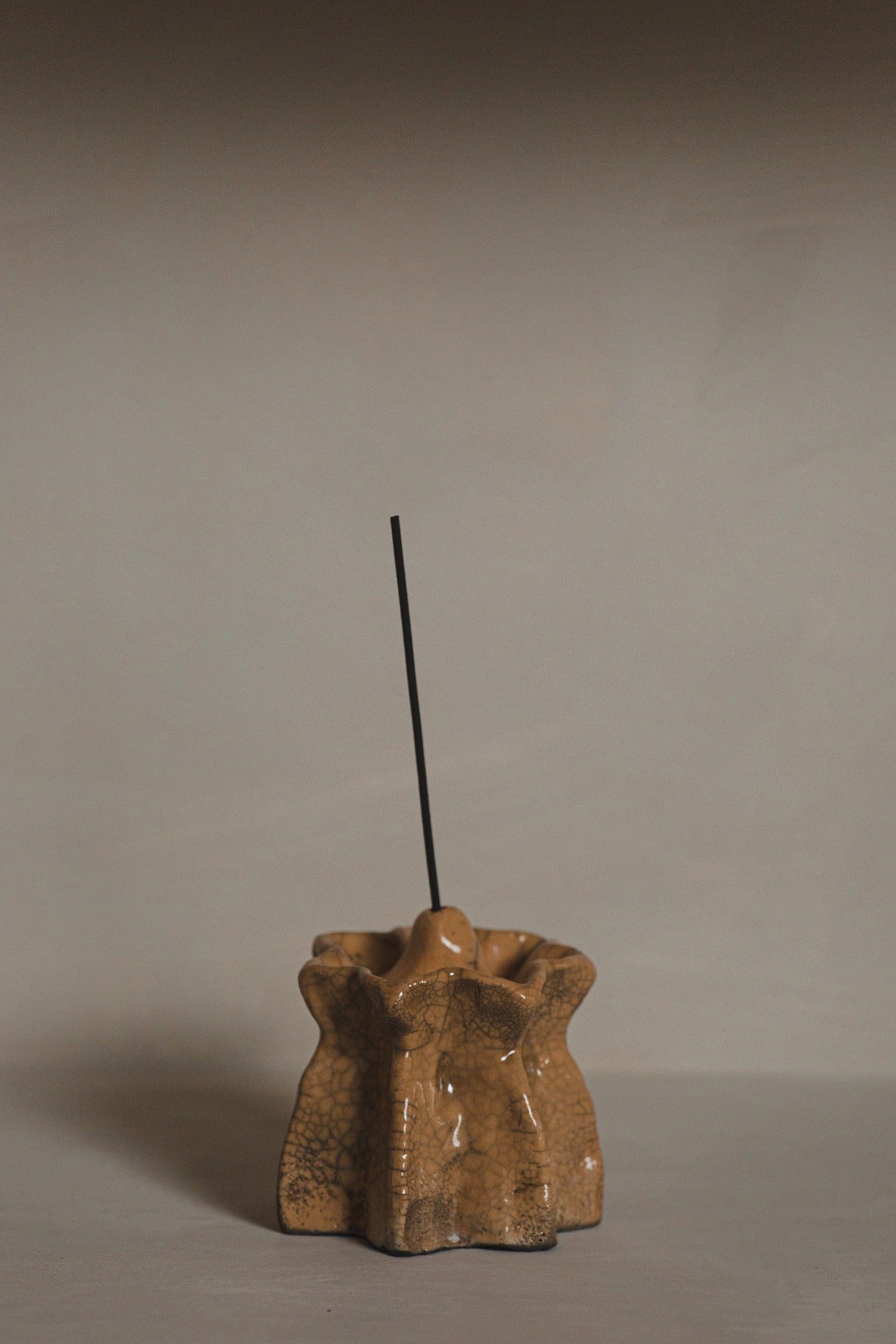 Makyvky Incense Holder - Dark Grey
