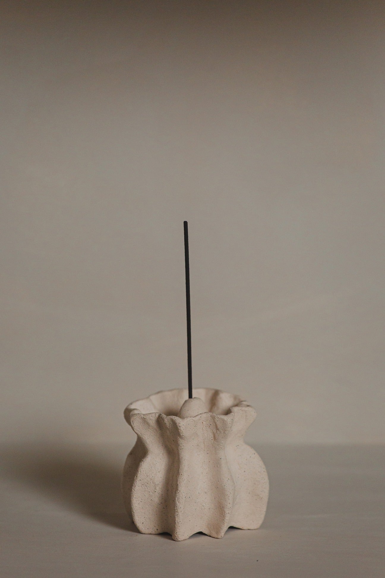 Makyvky Incense Holder - Dark Grey